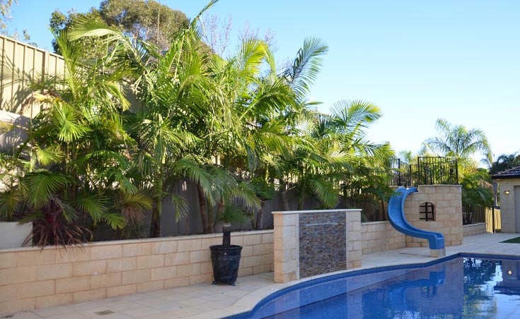 Sandstone retaining walls