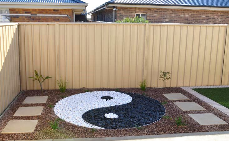 Garden design using river pebbles